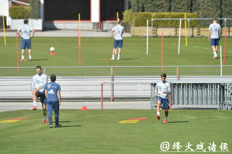 拜仁：一线队4月6日恢复场地训练 将分小组进行