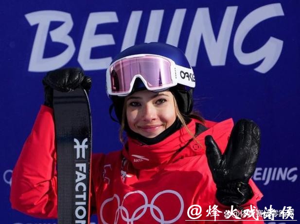 谷爱凌领奖前赶紧补个妆,真正的勇敢是科学回归 谷爱凌领奖前赶紧补个妆,真正的勇敢是科学回归