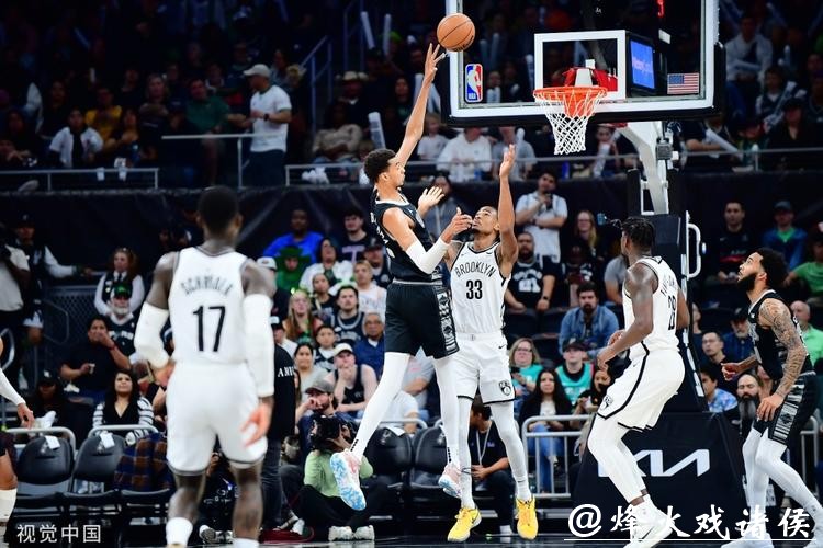 骑士险胜篮网开季11连胜 文班24+16马刺负爵士 骑士险胜篮网开季11连胜 文班24+16马刺负爵士